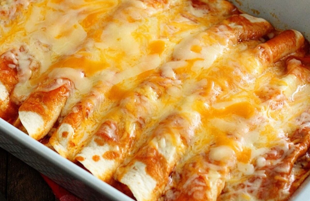 Quick and Easy Chicken Enchiladas Recipe for Dinner!